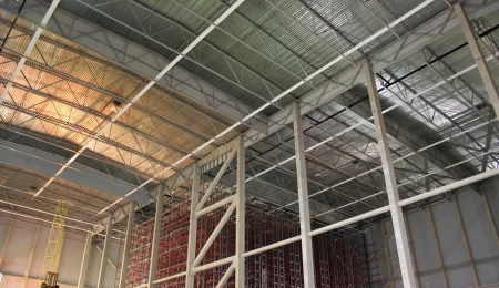 Referenssin Kattosäteilijöiden hyödyt tuotantotiloissa kuva