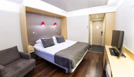 Referenssin ItuGraf jäähdyttää Original Sokos Hotel Alexandraa huomaamattomasti katosta käsin kuva