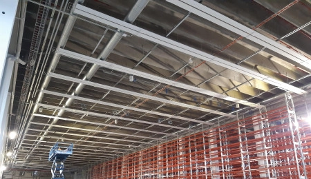 Referenssin Valtra Inc. logistiikkakeskus 10 000 m2 Suolahti kuva