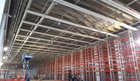 Referenssin Valtra Inc. logistiikkakeskus 10 000 m2 Suolahti kuva